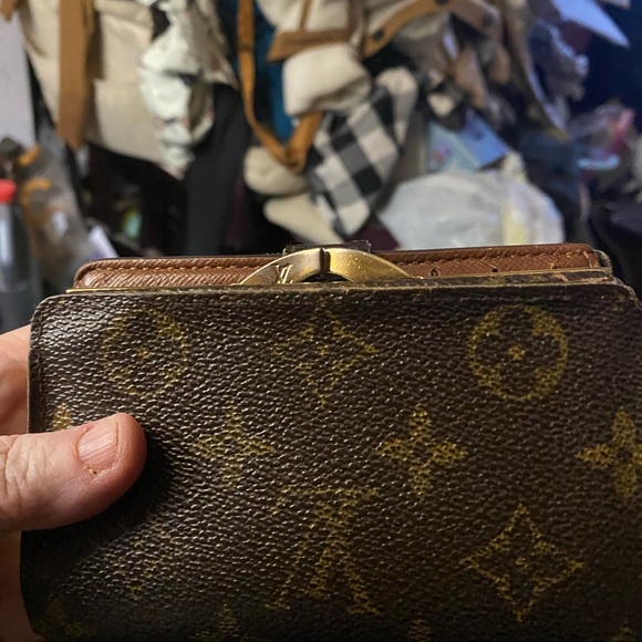 AUTHENTIC Louis Vuitton Monogram Wallet - Picture 4 of 15